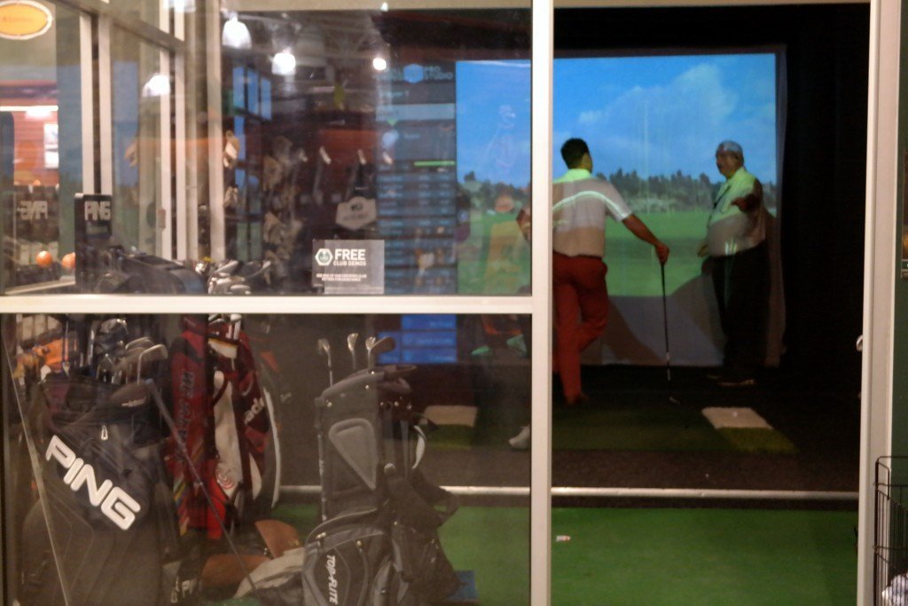 Dicks' sporting goods golf simulator