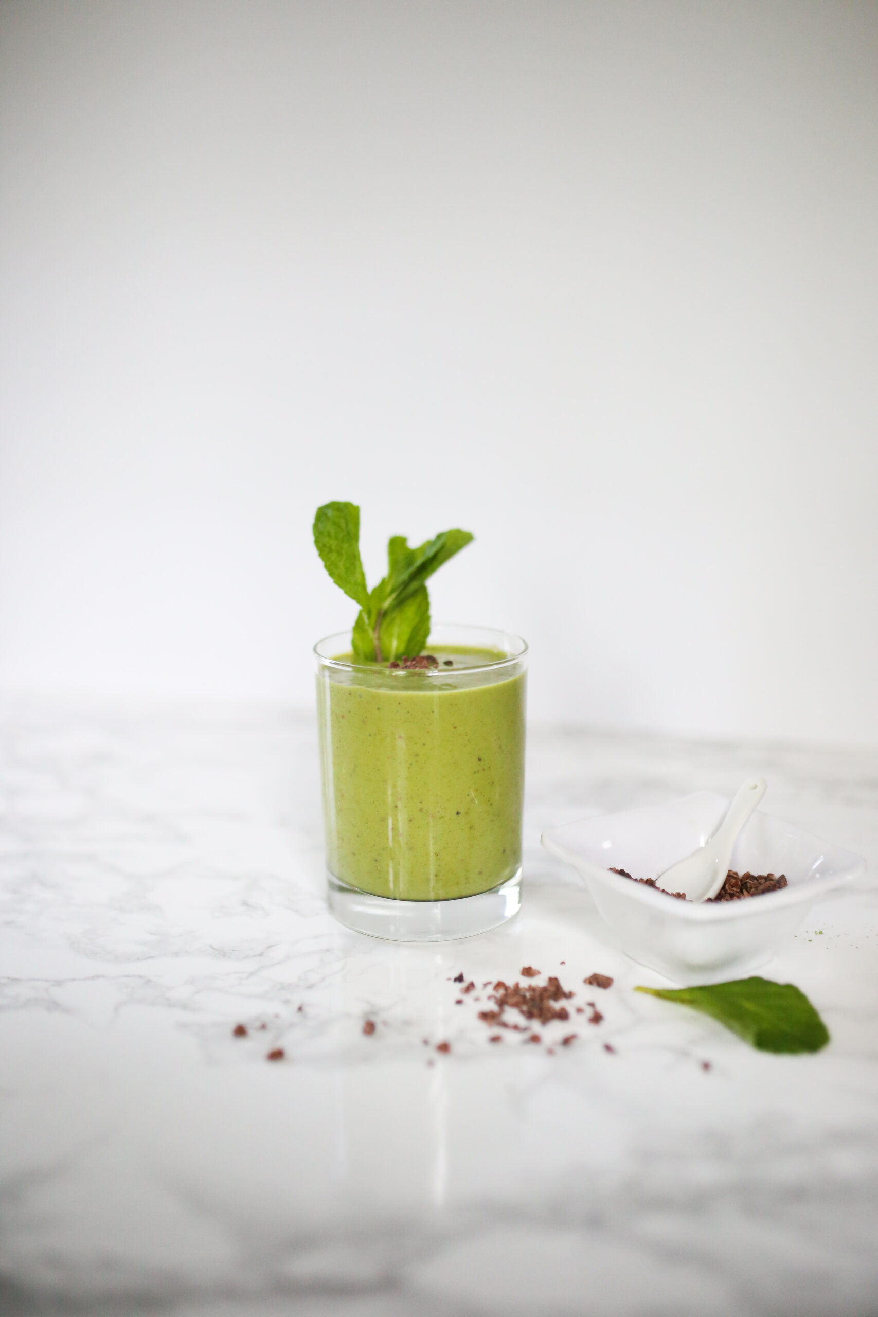 Spinach Smoothie Recipe: Healthy, with Mint and Chocolate Chip