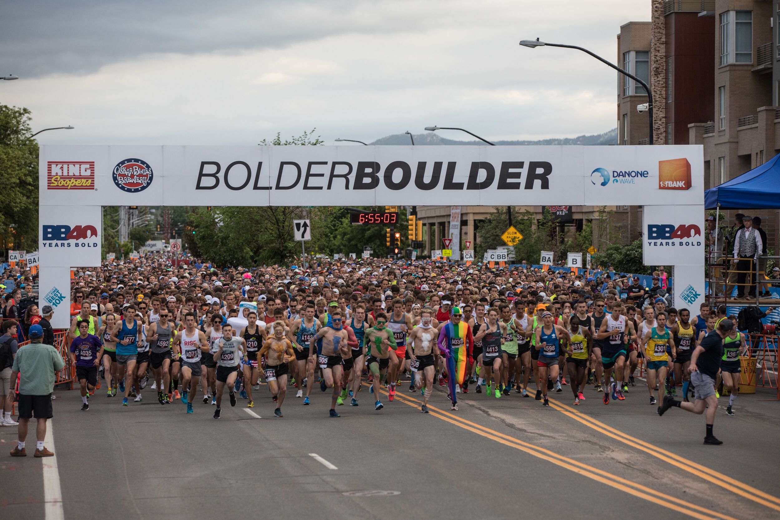 boulder bolder 10K race start