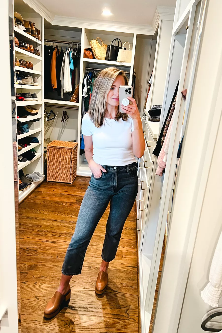 The 10 Best Shoes & Boots To Wear With Levi's 501 Jeans - The Mom Edit