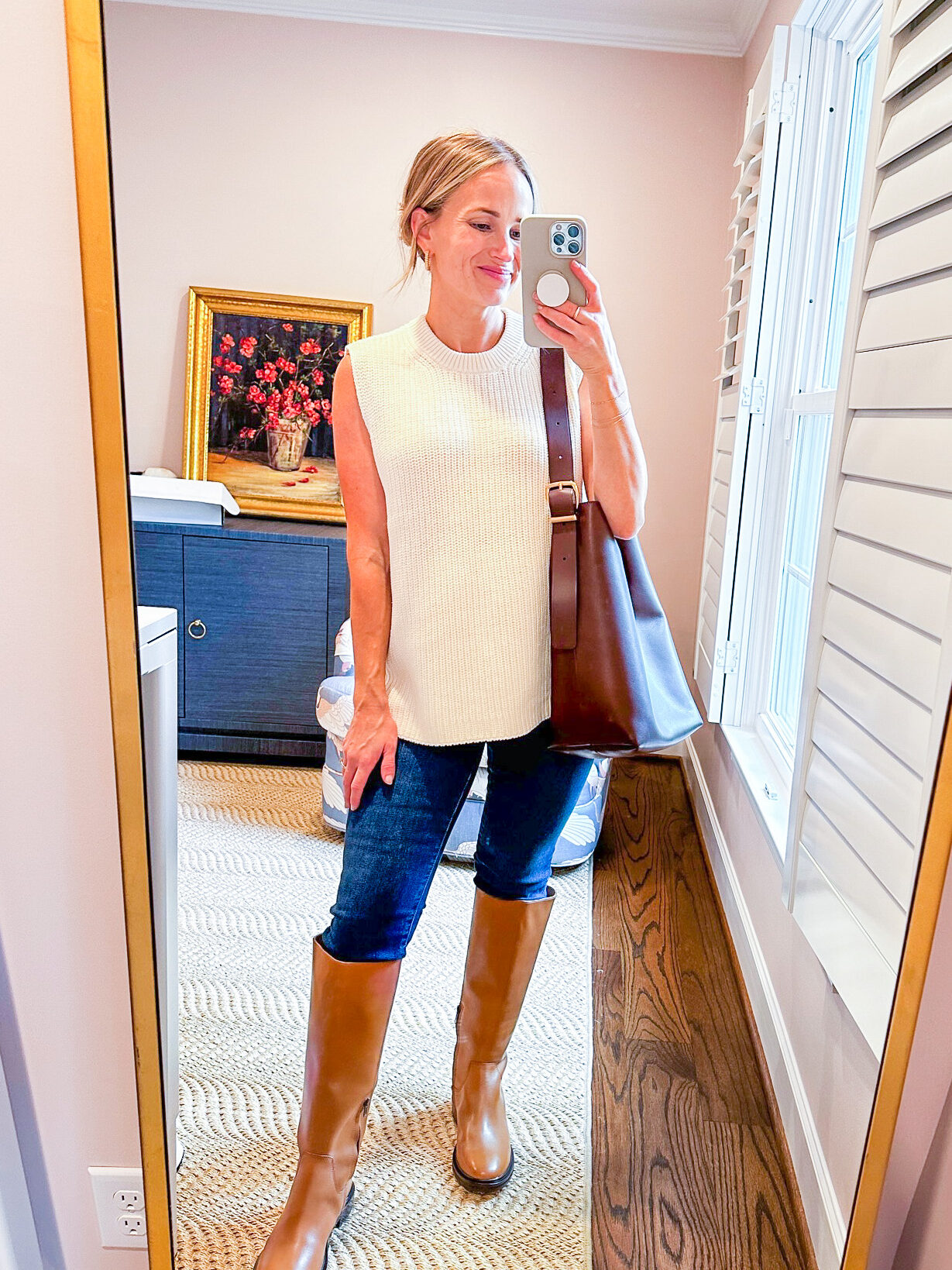 TeriLyn Adams using The Essential Bucket Tote from Madewell Fall Finds