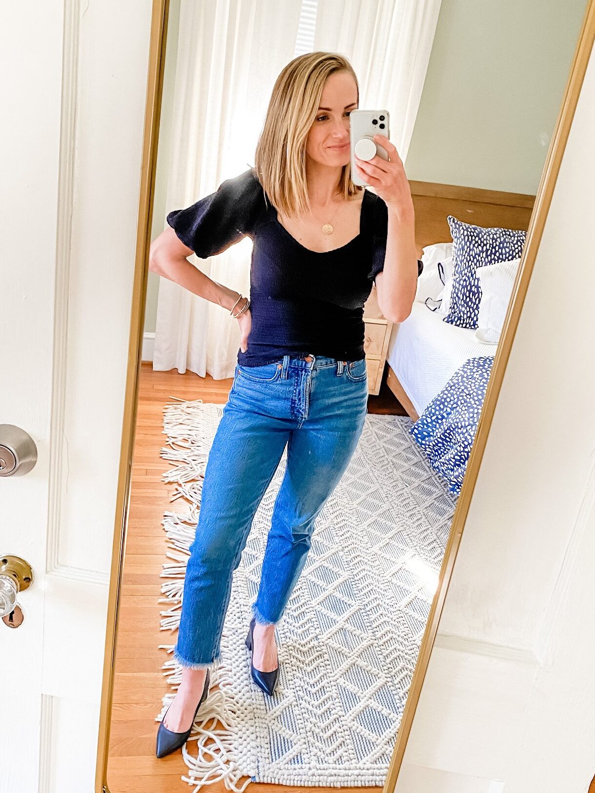 TeriLyn Adams taking  wearing The Perfect Vintage Jean from Madewell Jeans 