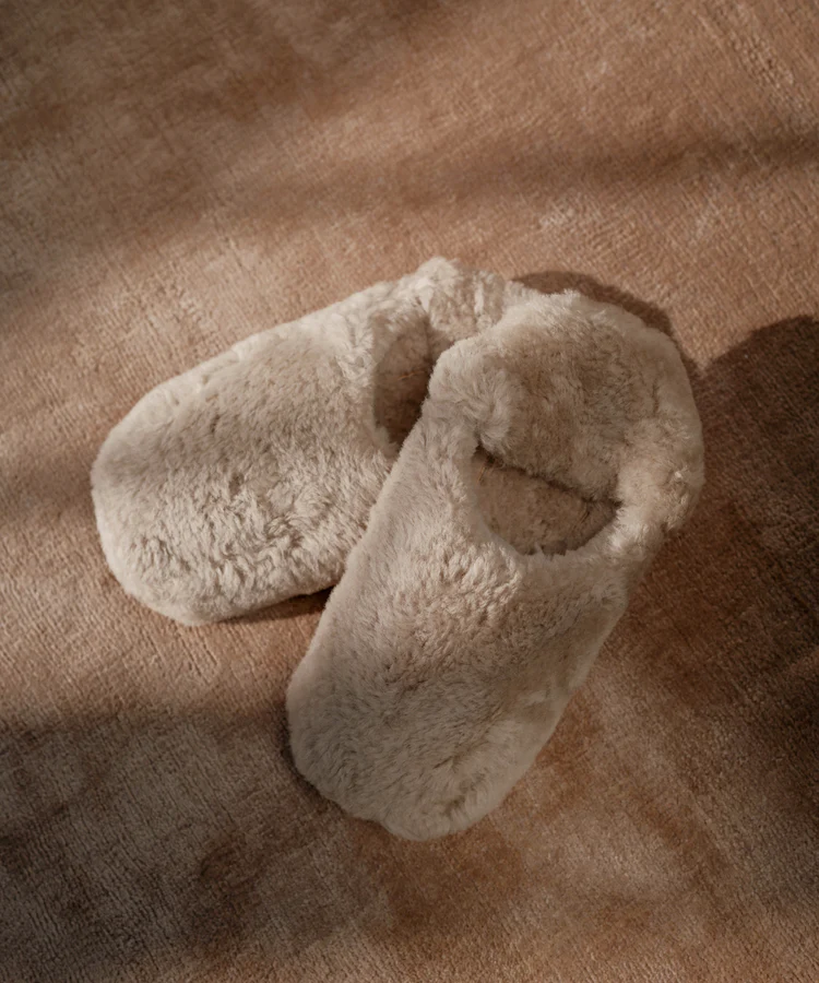 Jenni Kayne shearling Moroccan slipper, cozy option for pregnancy