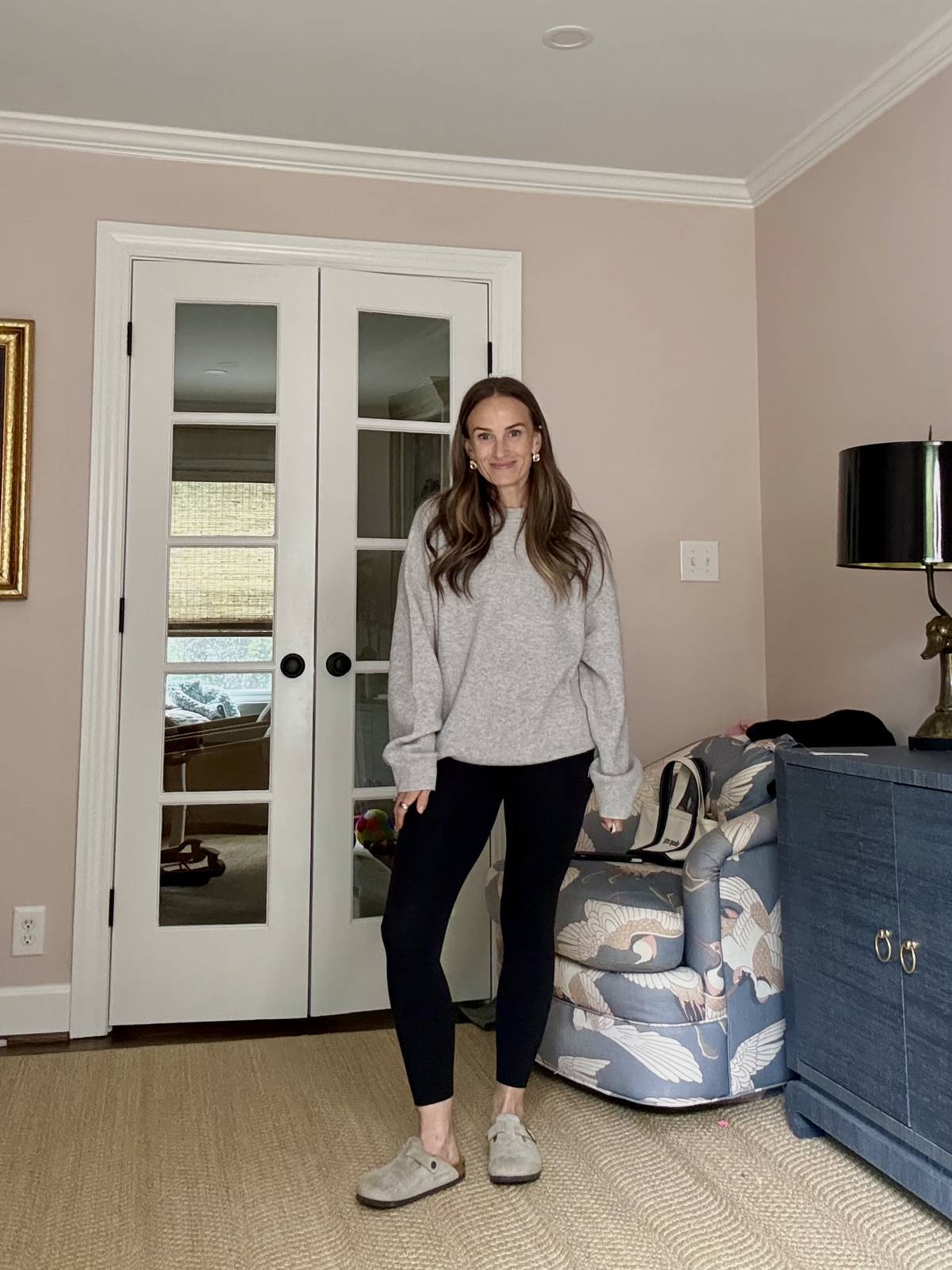 Vuori leggings review: AllTheFeels™ Legging Short in black, size XS, with the Émilie crew